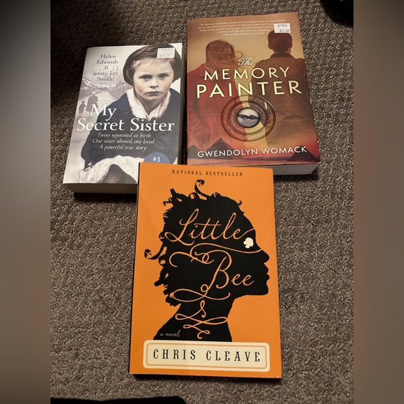 Book set of 3 Novels - Picture 3 of 3